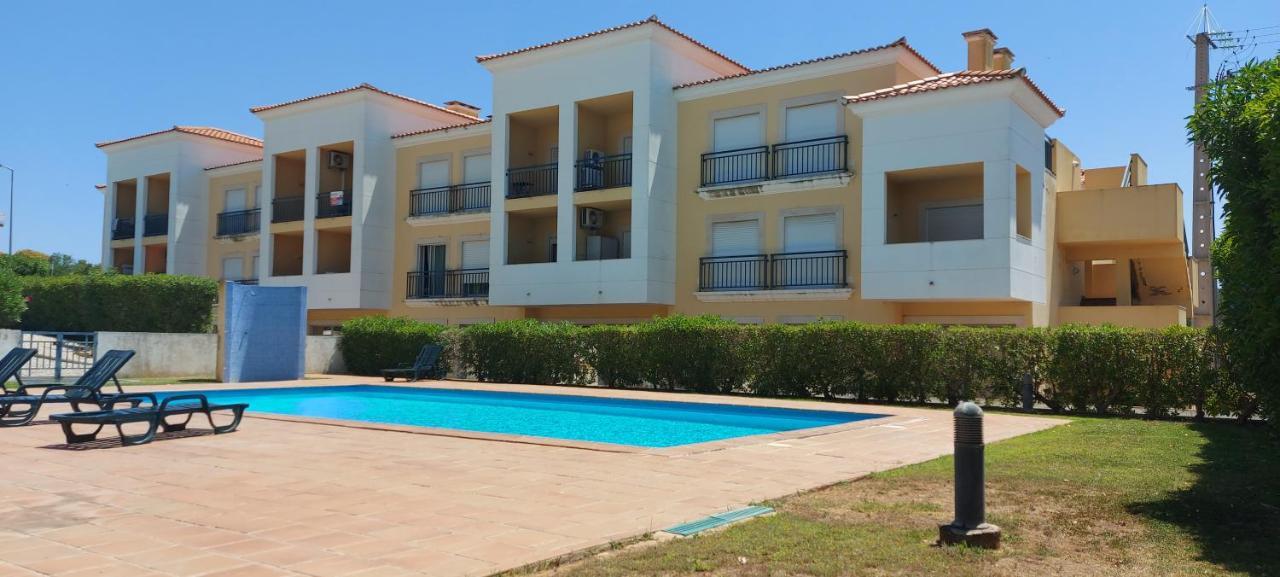 Apartamento Piscina 5 Minutos Praia Alcantarilha Eksteriør billede